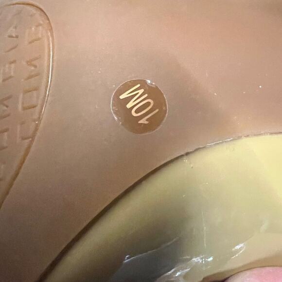 Gianni Bini Patent Leather Pumps 10M Classic Tan Heel Business Shoes Round Toe - Picture 11 of 11